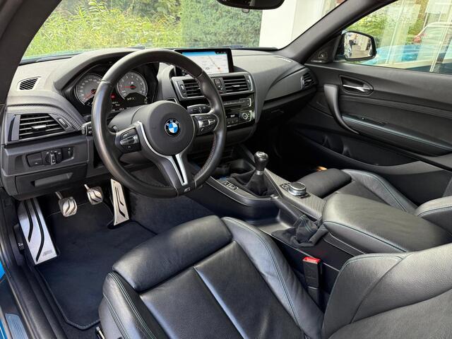 BMW M2 F87 | Origineel | Handgeschakeld | Harman-Kardon | Stoelverwarming | ConnectedDrive | Navi | Climate & Cruise Control |