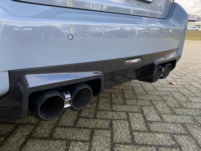 BMW M2 2-serie Coupé Akrapovic / Carbon /H&K /Head-Up/ M-Zetels+Memo/ 19-Inch/ Led