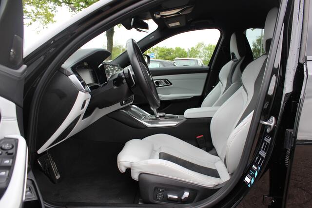 BMW M3 3-serie Competition / 360Camera / Carbon / Head-up / Keyless / Leder / 19'' / CarPlay / Dealer onderhouden / Stuur+Stoelverwarming / Dodehoek / DAB / ACC
