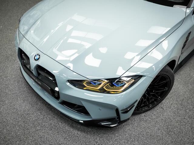 BMW M4 4-serie Cabrio xDrive Competition | Carbon Performance Pack | Yellow DRL'S | Brooklyn Grau | Stuurverwarming en nek verwarming |