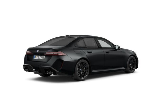 BMW M5 5 Serie Sedan | M Carbon-keramische remmen | Trekhaak | Driving Assistant Professional | Carbon Pack | Anthrazit hemelbekleding | Comfort Pack