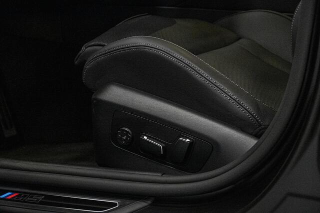 BMW M5 5-serie *Ultimate-Pakket / Bowers & Wilkins / Keramisch / M-Carbon in- & exterieur / Stoelventilatie / Memory*