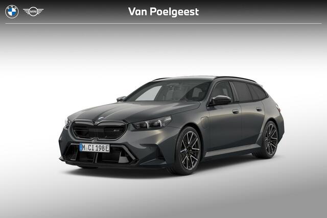 BMW M5 5 Serie Touring | M Carbom-keramische remmen | Trekhaak | BMW M Spiegelkappen uitgevoerd in Carbon | Glazen Panoramadak | M Interieurlijsten Carbon Fibre met accentlijsten in Dunkelsilber | Driving Assistant Professional | M Hemelbekleding in Anthrazit
