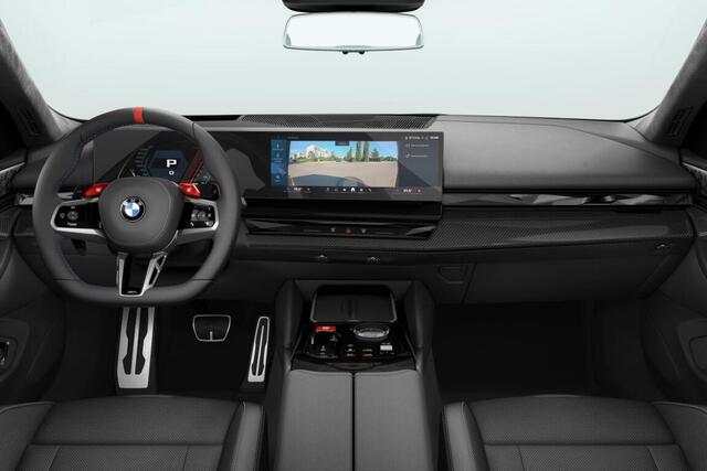 BMW M5 5 Serie Touring | M Carbom-keramische remmen | Trekhaak | BMW M Spiegelkappen uitgevoerd in Carbon | Glazen Panoramadak | M Interieurlijsten Carbon Fibre met accentlijsten in Dunkelsilber | Driving Assistant Professional | M Hemelbekleding in Anthrazit