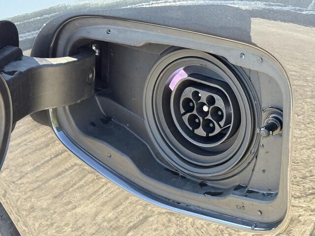 BMW M5 Touring | Panorama | Driving Ass. + | M Driver Pack | Trekhaak | Bowers & Wilkins | Iconic Glow | Carbon Interieurlijst