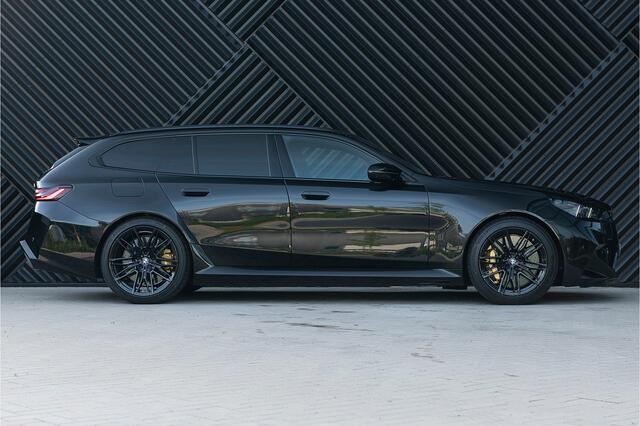 BMW M5 Touring V8 Hybride M Keramisch Pano Alcant.Hemel Bowers&Wilkins Trekhaak