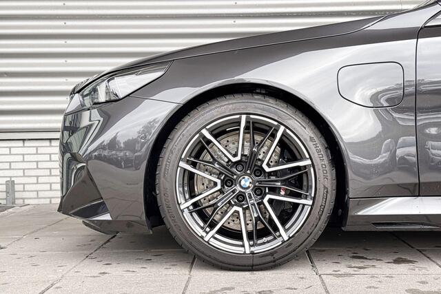 BMW M5 Sedan M Driver's Pack / Comfort Pack / Panoramadak / Driving Assistant Professional / Parking Assistant Professional