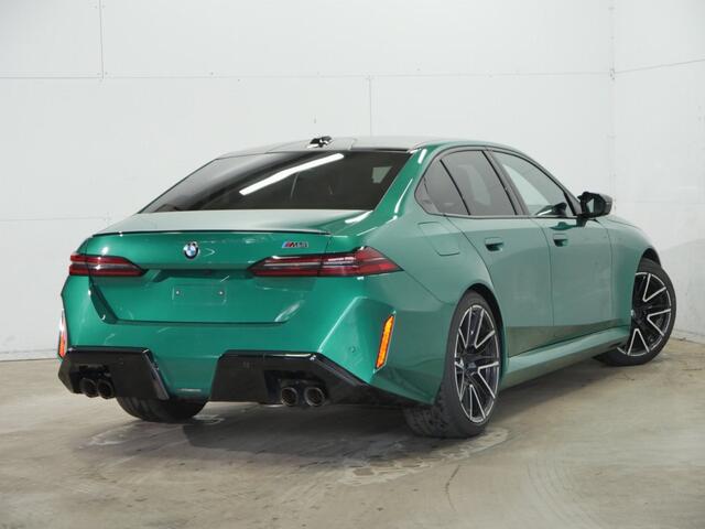 BMW M5 5-serie Sedan | Bowers & Wilkins | Driving Assistant Professional | Panorama | Trekhaak | Ventilatie | Wordt Verwacht