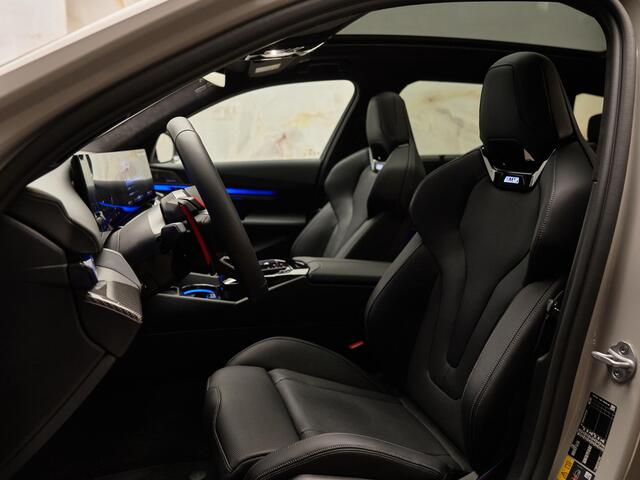 BMW M5 Touring V8 M Hybrid, Sonderlackierung, pano, alcantara, B&W, 21'', stl.ventilatie, tr.haak, memory, leder, privacy
