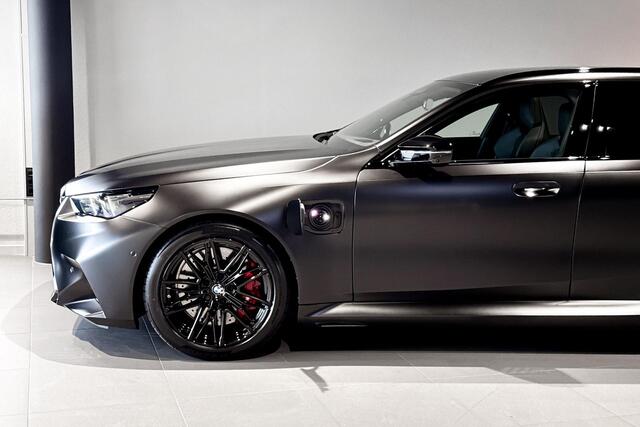 BMW M5 Touring | M Driver's Pack | Glazen Panoramadak | Iconic Glow | Bowers & Wilkins |