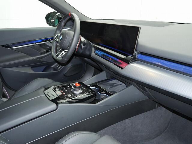 BMW M5 Touring | CoPilot | Trekhaak | Ventilatie | M Drive Professional | Bowers & Wilkins Surround Sound System