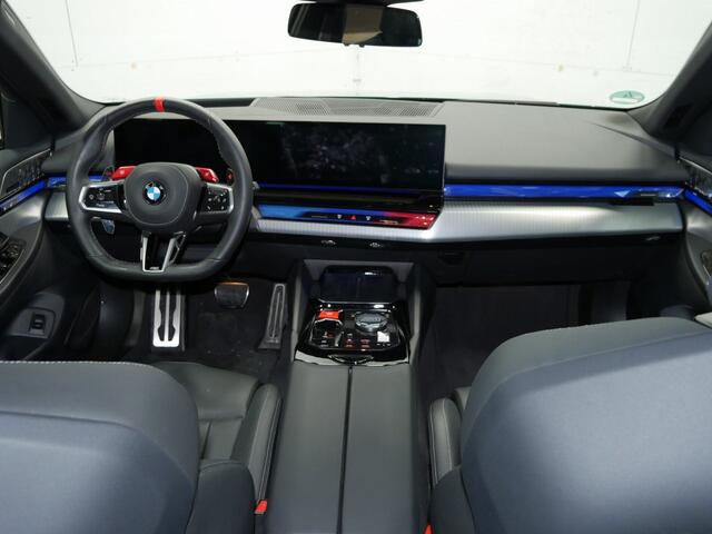 BMW M5 Touring | CoPilot | Trekhaak | Ventilatie | M Drive Professional | Bowers & Wilkins Surround Sound System