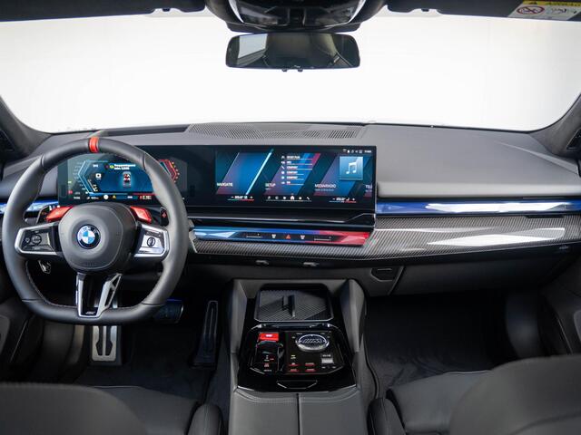 BMW M5 Touring M Driver's Pack | Comfort Pack | Bowers & Wilkins | Panoramadak | M Carbon-keramische remmen