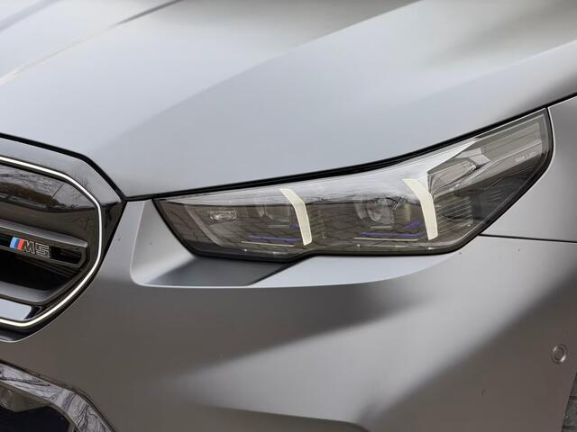 BMW M5 5-serie Touring ** FROZEN DEEP GREY, M-REMMEN, PANO, TREKH, MERINO LEDER, 20/21 INCH LMV ** 1e EIG - UNFALLFREI - Ex BMW AG ** ** INFORMEER OOK NAAR ONZE AANTREKKELIJKE FINANCIAL-LEASE TARIEVEN **