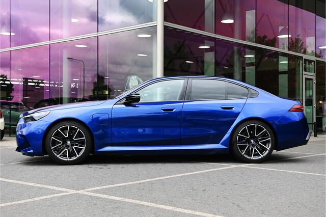 BMW M5 Automaat / Panoramadak / Stoelventilatie / Bowers & Wilkins / M Multifunctionele voorstoelen / Adaptieve LED / Parking Assistant Plus / Driving Assistant Professional