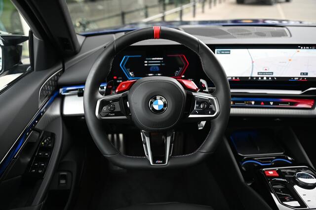 BMW M5 Automaat / Panoramadak / Stoelventilatie / Bowers & Wilkins / M Multifunctionele voorstoelen / Adaptieve LED / Parking Assistant Plus / Driving Assistant Professional