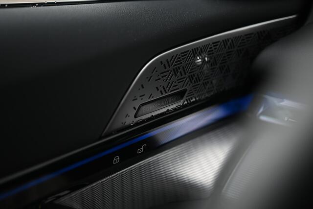 BMW M5 Automaat / Panoramadak / Stoelventilatie / Bowers & Wilkins / M Multifunctionele voorstoelen / Adaptieve LED / Parking Assistant Plus / Driving Assistant Professional