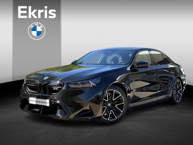 BMW M5 Sedan Bowers & Wilkins Surround Sound System | Glazen panoramadak | Driving Assistant Professional | M Driver's Pack | Comfort Access | Stuurwielrand verwarmd