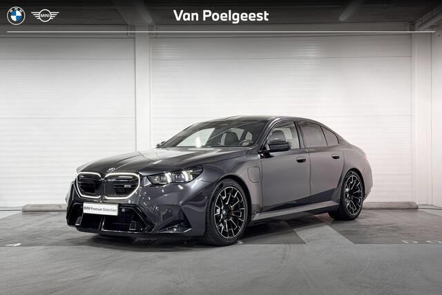 BMW M5 Sedan M5 | M Carbon keramische rem | Bowers & Wilkins | M Drivers Package | Stoelventilatie | Driving Assistant Professional | Parking Assistant professional | Stoelverwarming | Stuurwielverwarming