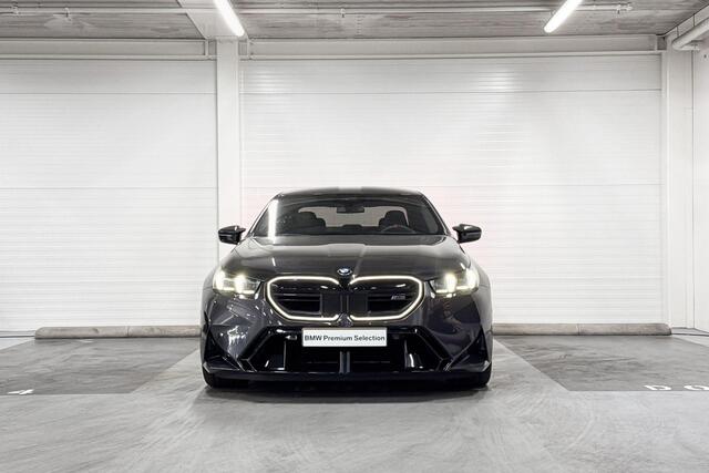 BMW M5 Sedan M5 | M Carbon keramische rem | Bowers & Wilkins | M Drivers Package | Stoelventilatie | Driving Assistant Professional | Parking Assistant professional | Stoelverwarming | Stuurwielverwarming