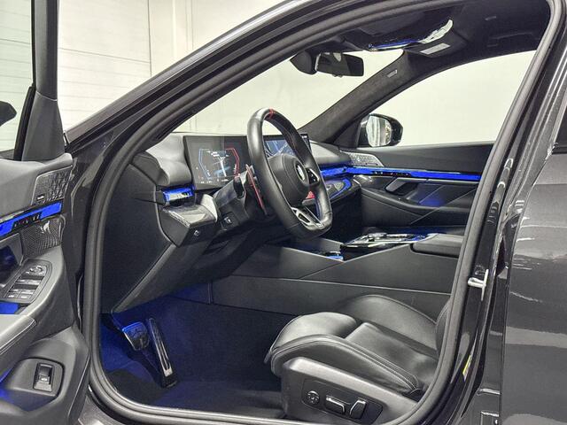 BMW M5 Sedan M5 | M Carbon keramische rem | Bowers & Wilkins | M Drivers Package | Stoelventilatie | Driving Assistant Professional | Parking Assistant professional | Stoelverwarming | Stuurwielverwarming