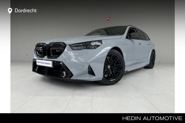 BMW M5 5-serie Touring | 2026 | M Driver's Pack | Trekhaak | Alcantara Hemel | Panorama | Driving Assistant Professional |