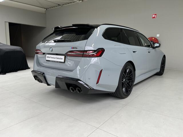 BMW M5 5-serie Touring | 2026 | M Driver's Pack | Trekhaak | Alcantara Hemel | Panorama | Driving Assistant Professional |