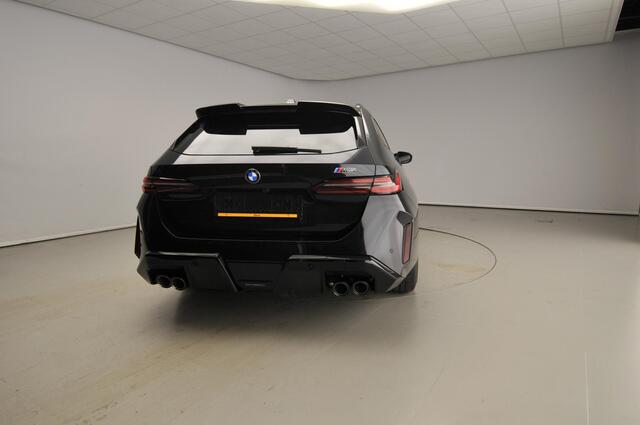 BMW M5 Touring | Keramische remmen | M Driver's Package | Panoramadak | Comfort Pack