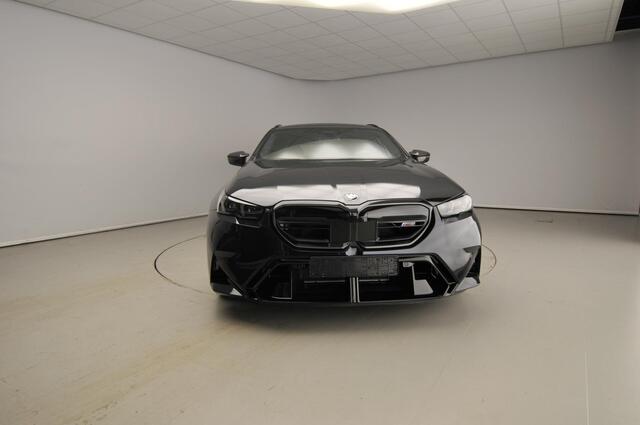 BMW M5 Touring | Keramische remmen | M Driver's Package | Panoramadak | Comfort Pack