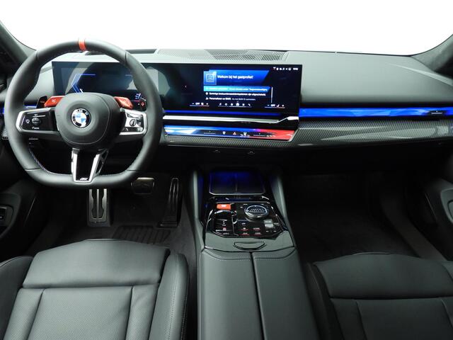 BMW M5 Touring | Keramische remmen | M Driver's Package | Panoramadak | Comfort Pack