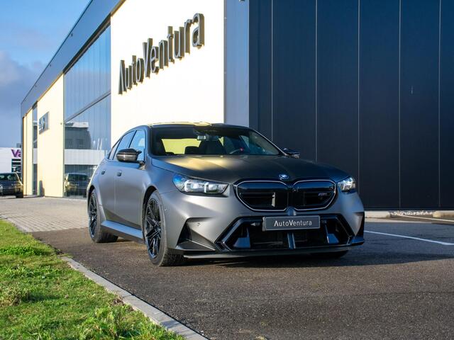 BMW M5 | Keramisch | M drivers package l Carbon | B&W Audio | Trekhaak | NP 181k!
