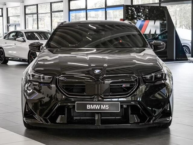 BMW M5 Touring ** M-DRIVER PACK (305 km/h), M-REM, PANO, TREKH, MERINO LEDER, 21 INCH LMV ** 1e EIG - UNFALLFREI - Ex BMW AG ** ** INFORMEER OOK NAAR ONZE AANTREKKELIJKE FINANCIAL-LEASE TARIEVEN **