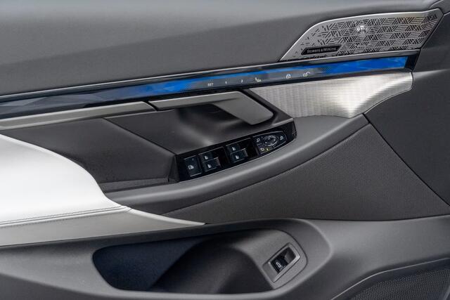 BMW M5 Touring ** DRIV. ASS+, M-REM, PANO, TREKH, ICONIC GLOW, MERINO LEDER, 21 INCH LMV ** 1e EIG - UNFALLFREI - Ex BMW AG ** ** INFORMEER OOK NAAR ONZE AANTREKKELIJKE FINANCIAL-LEASE TARIEVEN **