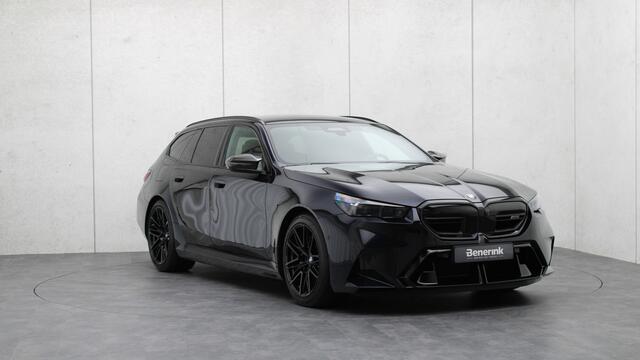 BMW M5 Touring | Ultimate Package | M Drivers Package | Stoelventilatie | Trekhaak | Bowers & Wlkins | Carbon