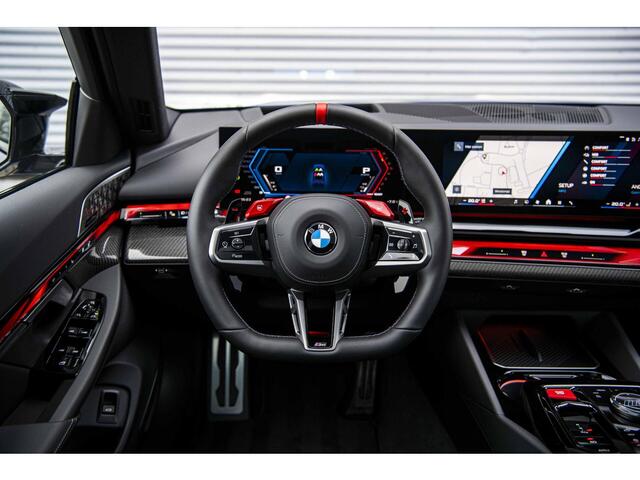 BMW M5 Touring V8 Hybrid | Pano | B&W | M Drivers Package | Trekhaak |