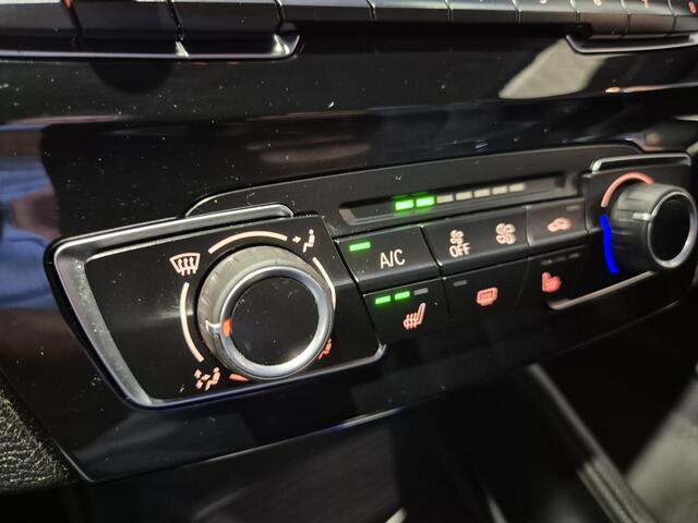 BMW X1 sDrive18i Executive Volleder | Verw. stoelen | Trekhaak | Cruise | Clima