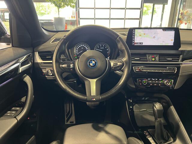 BMW X1 xDrive25e High Executive M-Sport | Panorama | Camera | Trekhaak | HUD
