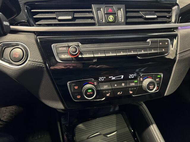 BMW X1 xDrive25e High Executive M-Sport | Panorama | Camera | Trekhaak | HUD