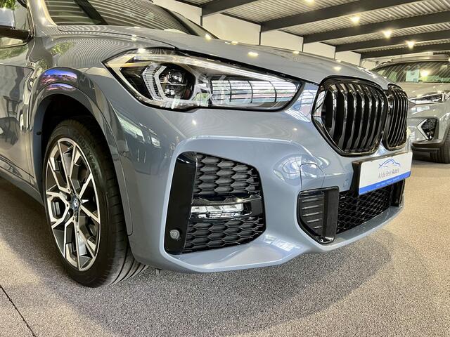 BMW X1 xDrive25e High Executive M-Sport | Panorama | Camera | Trekhaak | HUD