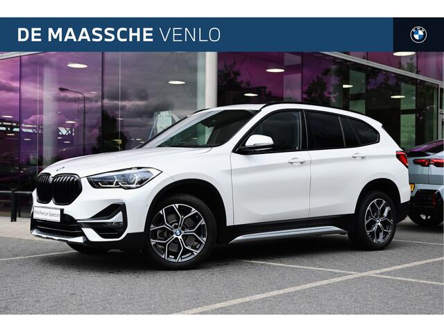 BMW X1 sDrive20i High Executive Edition Automaat Panoramadak / Navigatie Plus / Camera / Head-up Display / Stoelverwarming / Leder