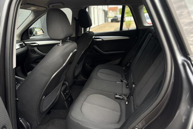 BMW X1 xDrive25e | Elektrische Klep | PDC V+A | Privacy Glas | LED | DAB | 56.000 KM
