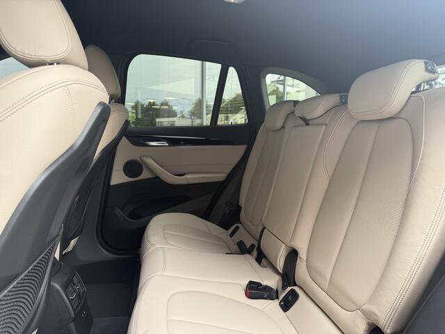 BMW X1 xDrive20i M-SPORT SHADOWLINE AUTOMAAT,NAVI PRO,LEER