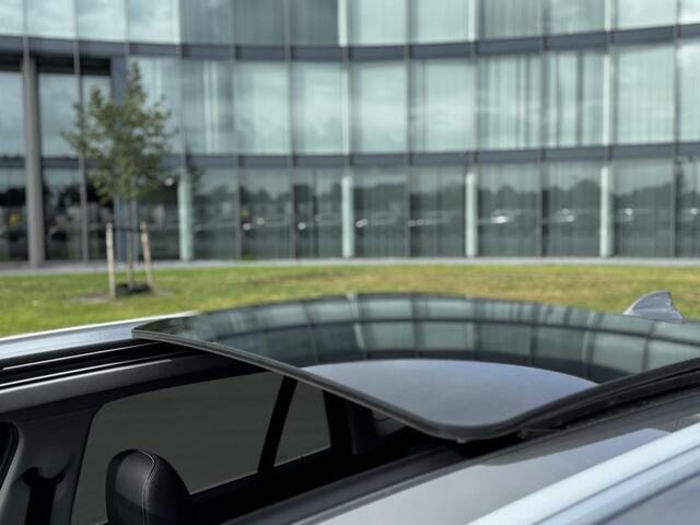 BMW X1 sDrive20i Centennial Executive Sportstoelen, LED, Panoramadak