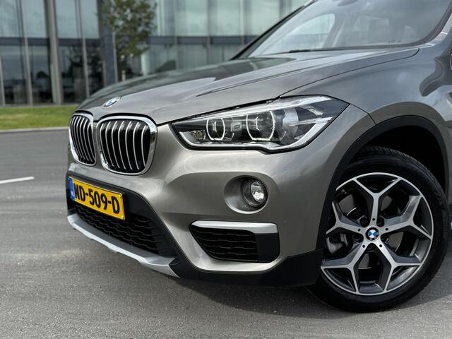 BMW X1 sDrive20i Centennial Executive Sportstoelen, LED, Panoramadak