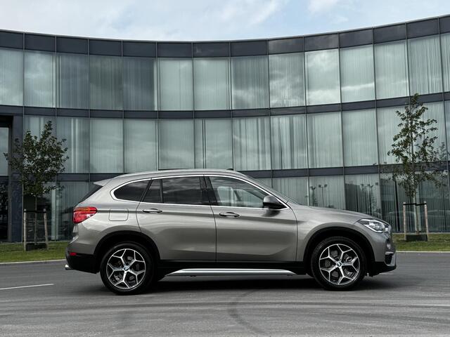 BMW X1 sDrive20i Centennial Executive Sportstoelen, LED, Panoramadak