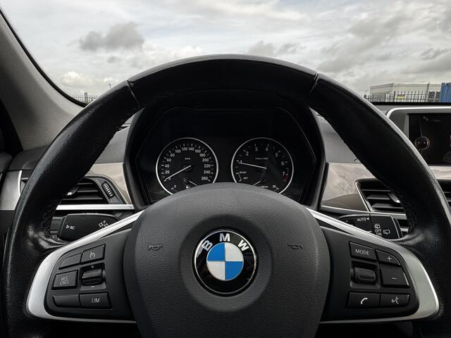 BMW X1 sDrive20i Centennial Executive Sportstoelen, LED, Panoramadak