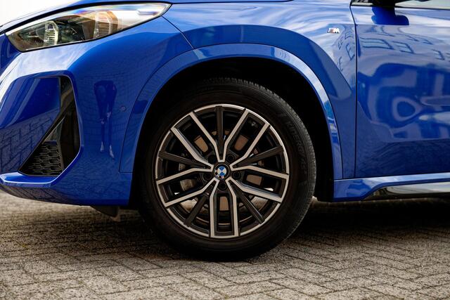 BMW X1 sDrive18i M-Sport, Trekhaak, Camera, 18" LM velgen, enz
