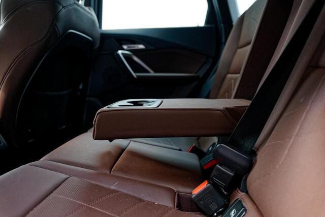 BMW X1 sDrive18i M-Sport, Trekhaak, Camera, 18" LM velgen, enz