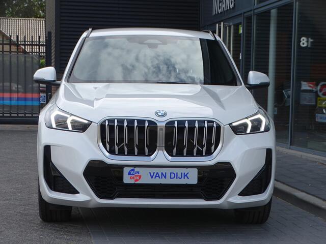 BMW X1 xDrive25e M Sportpakket Shadow-line Adaptief M-onderstel Sportstoelen Driving Assistant Plus Luxury Dashboard 18" LM Velgen