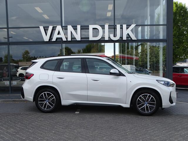 BMW X1 xDrive25e M Sportpakket Shadow-line Adaptief M-onderstel Sportstoelen Driving Assistant Plus Luxury Dashboard 18" LM Velgen